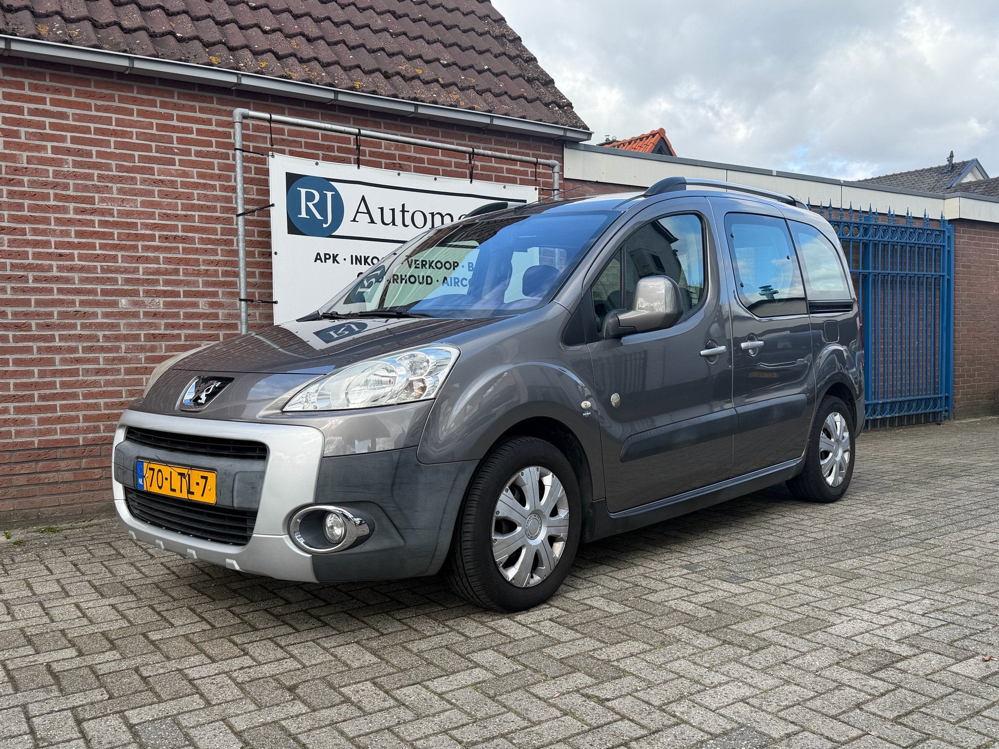 Peugeot Partner 1.6 VTi Outdoor TEPEE APK/NAP (bj 2010), Auto's, Peugeot, Euro 5, 1380 kg, Gebruikt, 4 cilinders