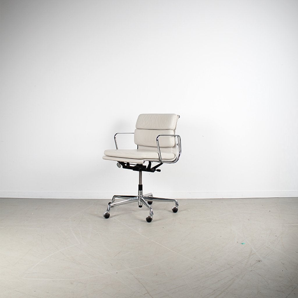 3x Vitra Eames Ea 217 Bureaustoel Softpad Clay – Chroom, Huis en Inrichting, Bureaustoelen, Niet ingevuld, Niet ingevuld, Ophalen of Verzenden