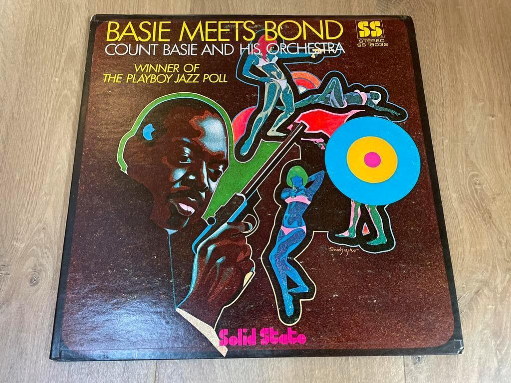 Count Basie And His Orchestra- Basie Meets Bond, 1960 tot 1980, Ophalen of Verzenden, Zo goed als nieuw, 12 inch