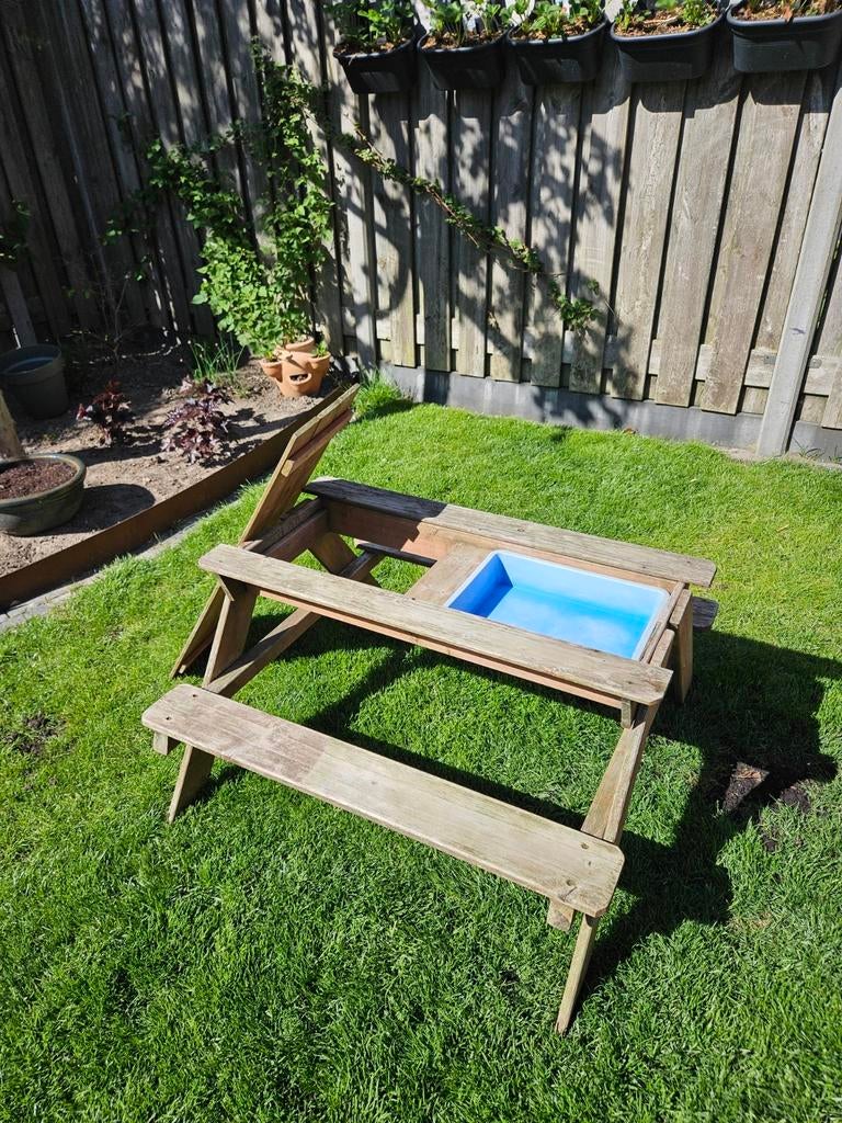 Houten picknicktafeltje met zand/waterbak (1 bak ontbreekt), Kinderen en Baby's, Ophalen, Gebruikt, Overige typen