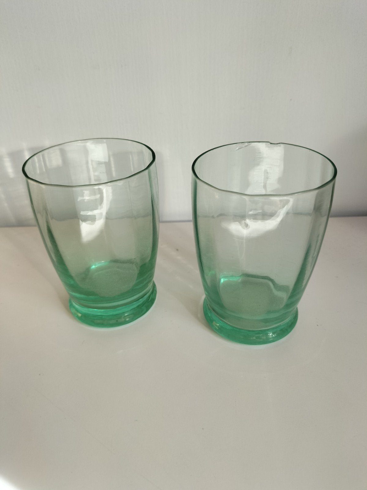 Set van 2 vintage groene glazen, Ophalen of Verzenden