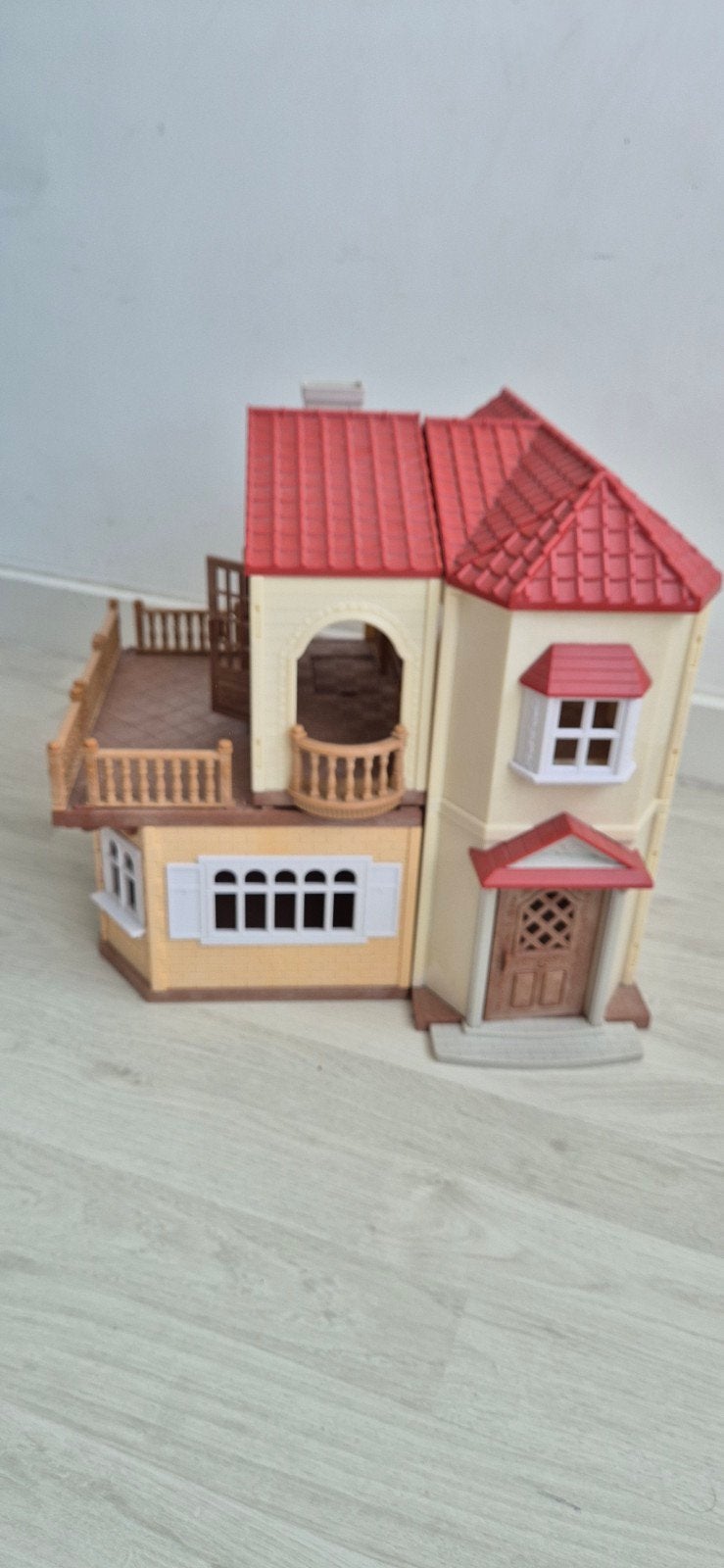 Sylvanian Families Huis met meubels en figuur, Kinderen en Baby's, Speelgoed | Poppenhuizen, Ophalen, Gebruikt, Poppenhuis