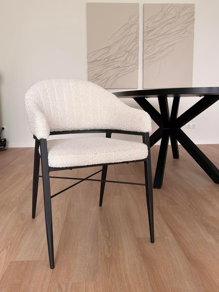Eetkamerstoelen off white teddy-stof met zwarte poten, Ophalen, Zo goed als nieuw, Overige kleuren, Stof