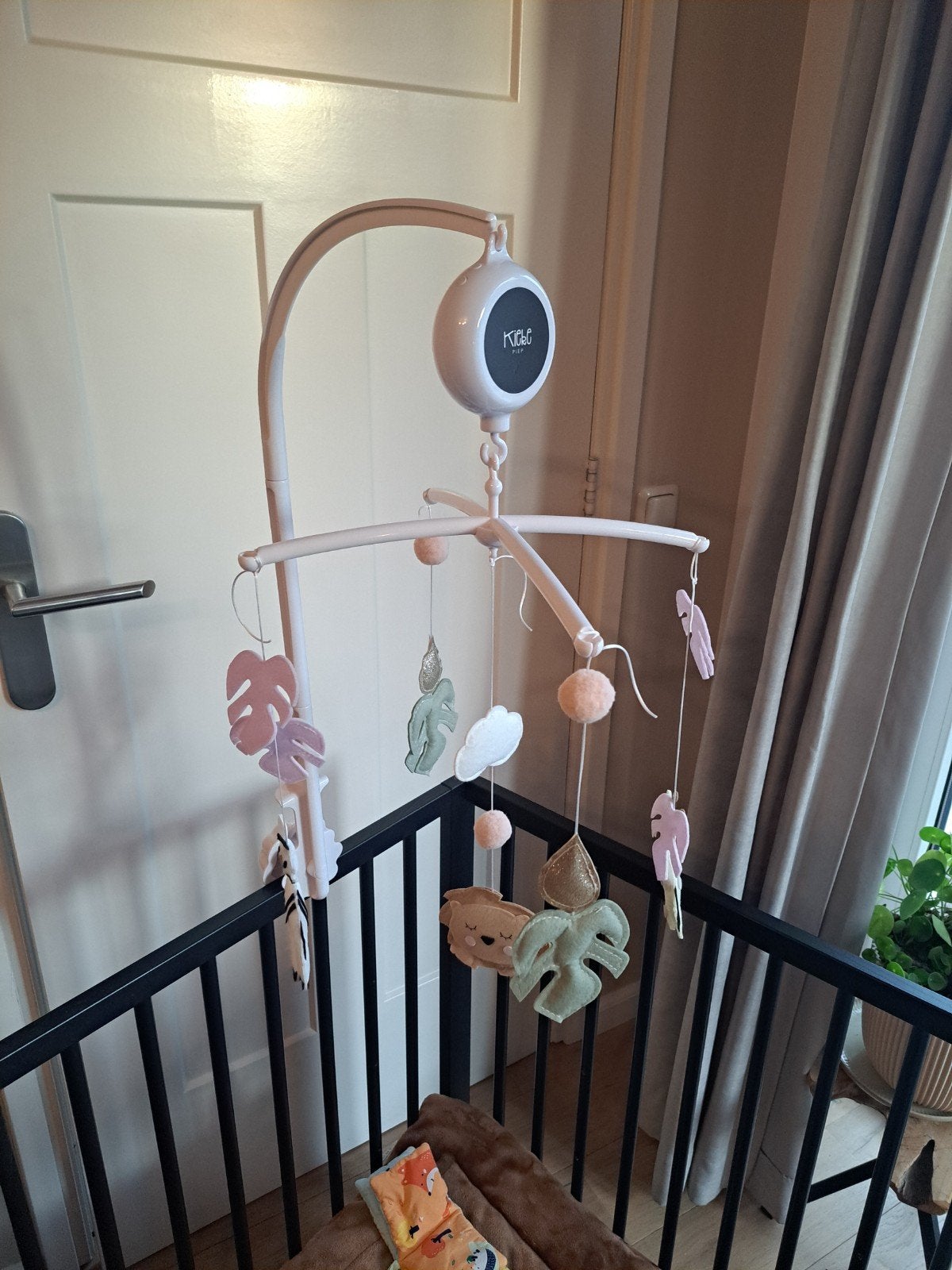 Muziekmobiel Kiekepiep met 10 melodieën - Zo goed als nieuw, Ophalen, Zo goed als nieuw, Mobiel, Met geluid