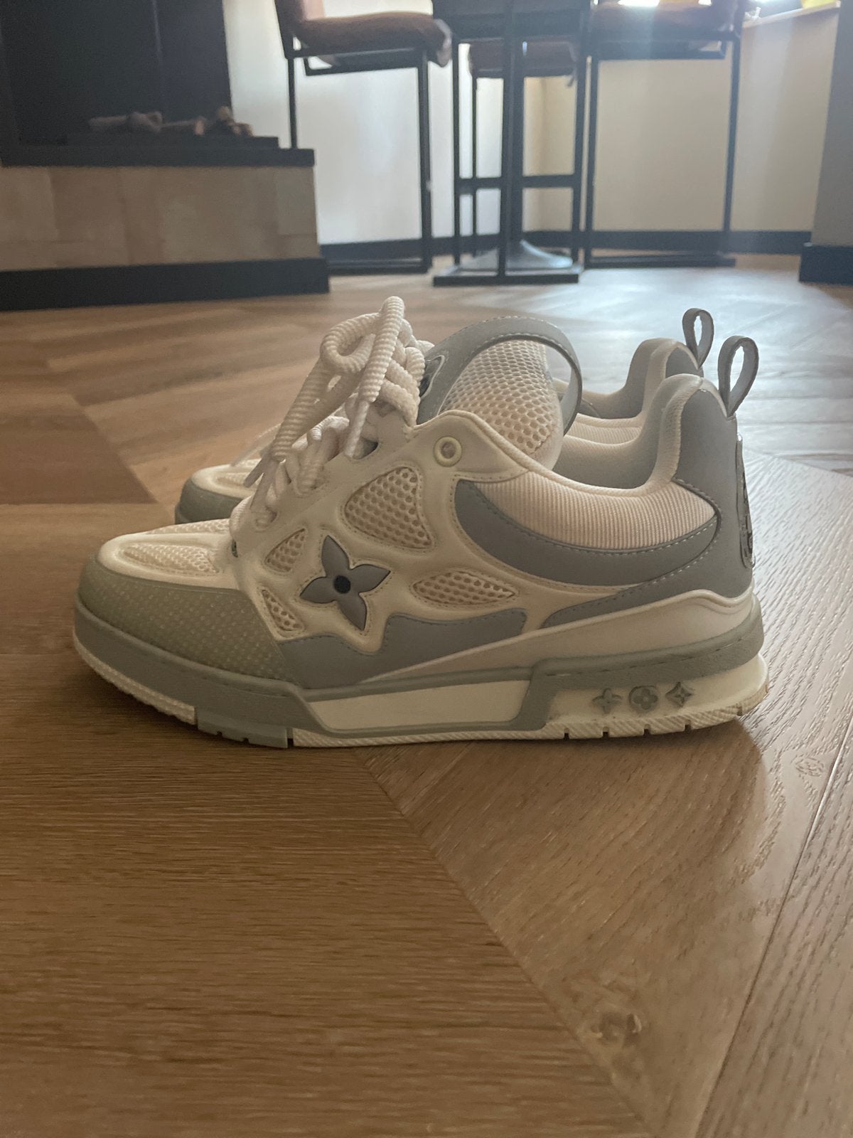 Louis Vuitton Reps Schoenen - Zo Goed als Nieuw, Ophalen, Wit, Sneakers of Gympen, Zo goed als nieuw