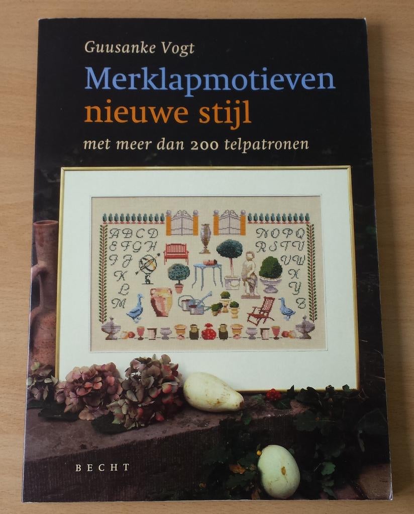 Merklapmotieven Nieuwe Stijl - Guusanke Vogt - 1997, Patroon, Gebruikt, Ophalen of Verzenden, Nvt