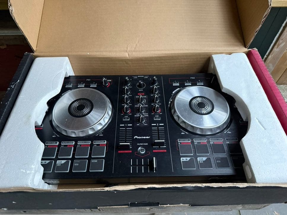 Foto 6 van Te koop, Pioneer DJ-Serato intro DDJ-SB.