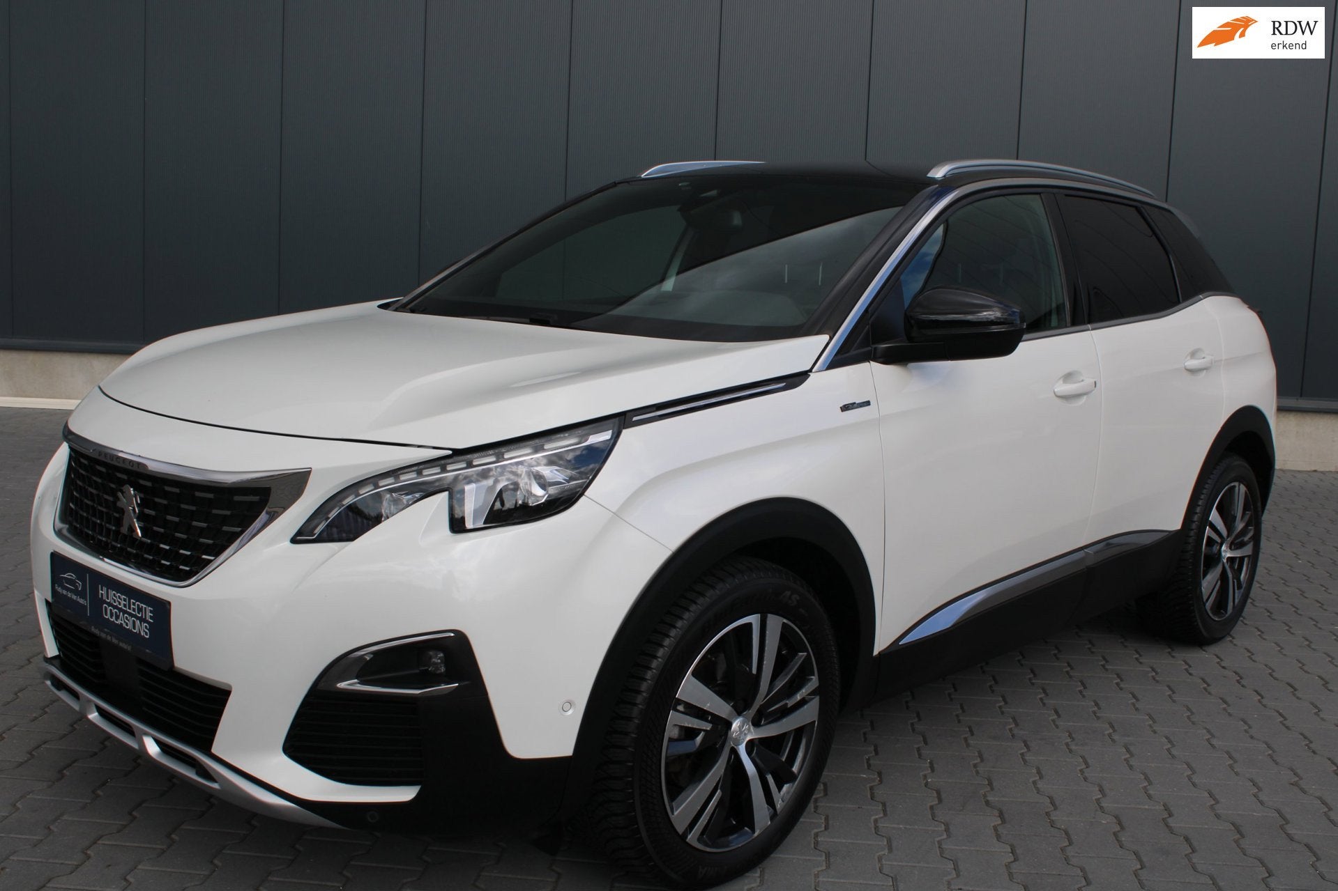 Peugeot 3008 1.2 PureTech GT Line NIEUWE DISTRIBUTIERIEM, Auto's, Voorwielaandrijving, Gebruikt, 1199 cc, Leder en Stof