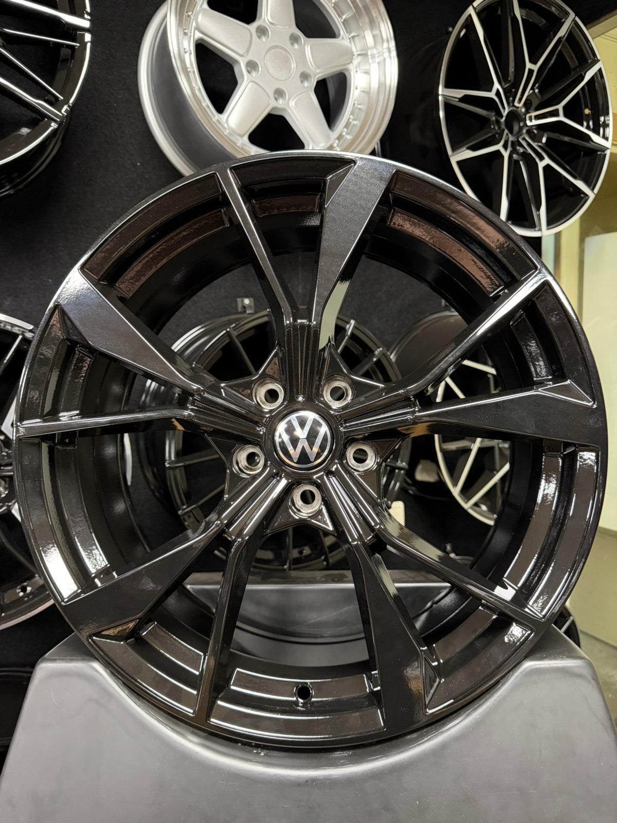 19 inch velgen voor Volkswagen Misano R-LINE 5x112 T-roc Gol