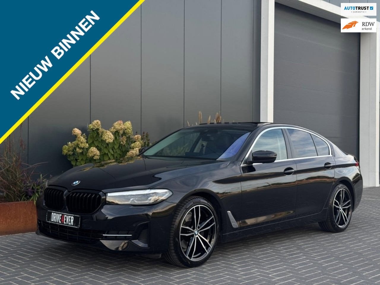 BMW 5-serie 520i High Executive| Pano | Leder | Cruise, Automaat, 1998 cc, Achterwielaandrijving, Gebruikt