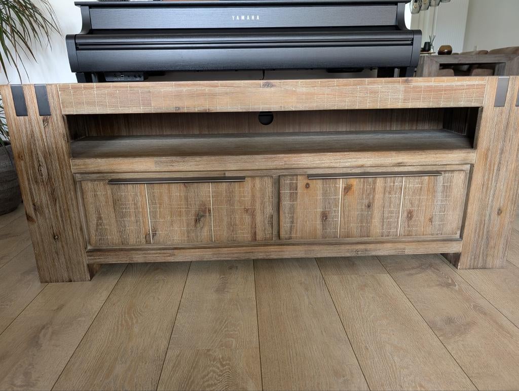 Robuust TV-meubel in goede staat. Type Pronto Bassano, Ophalen, Zo goed als nieuw, 25 tot 50 cm