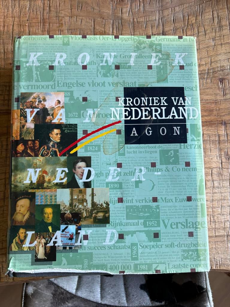 Kroniek van Nederland - Uitgebreide Geschiedenis, Ophalen of Verzenden, 20e eeuw of later, Gelezen