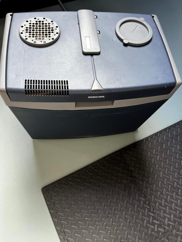 Koelbox  mobicool, Caravans en Kamperen, Koelboxen, Ophalen of Verzenden, Zo goed als nieuw, Elektrisch