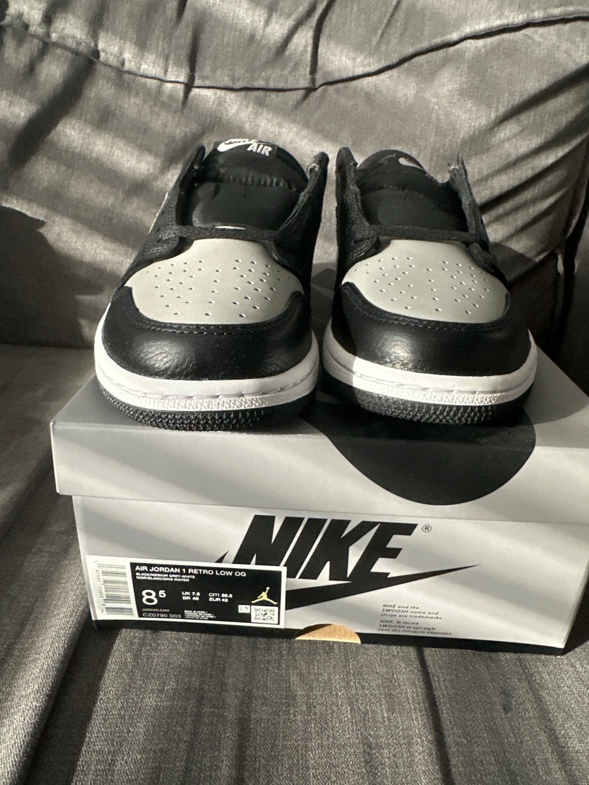 Nike Air Jordan 1 Retro Low OG - shadow 42, Ophalen of Verzenden, Zo goed als nieuw, Zwart, Sneakers of Gympen