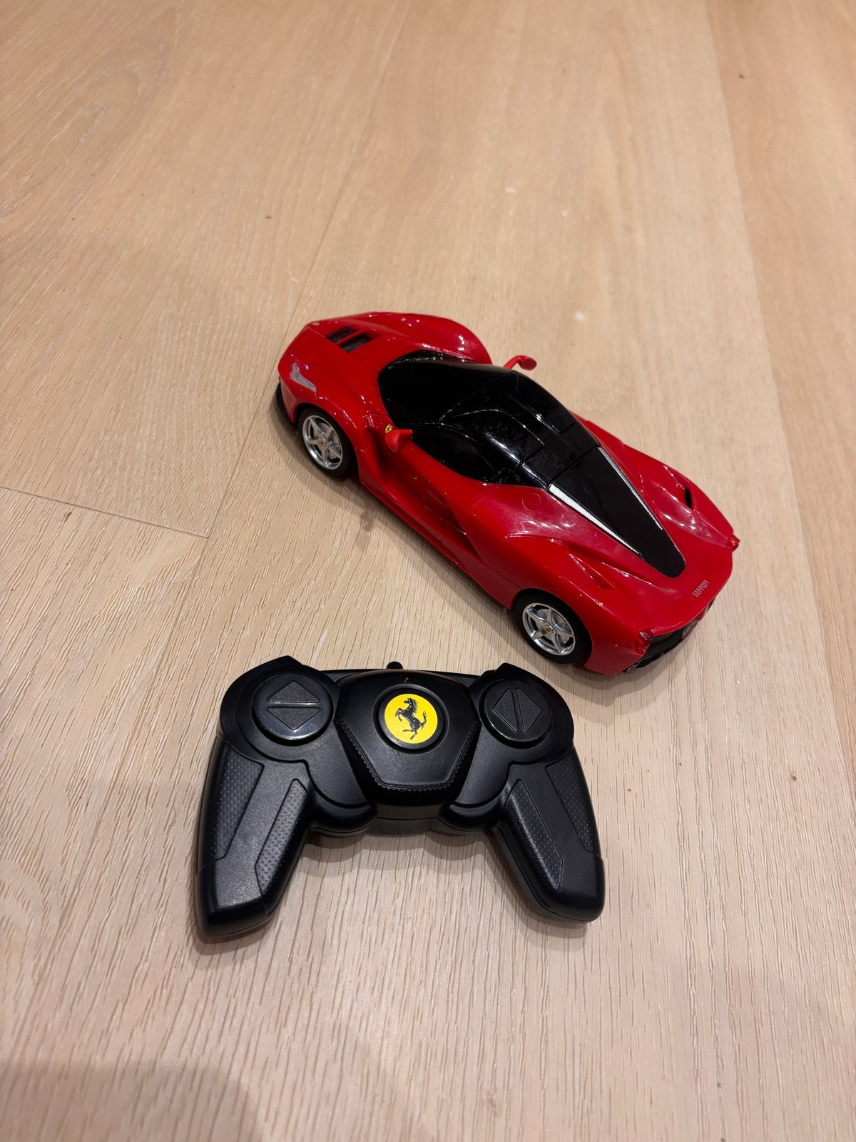 Rode Ferrari RC Auto met Afstandsbediening, Elektro, Ophalen of Verzenden, Zo goed als nieuw, Auto onroad