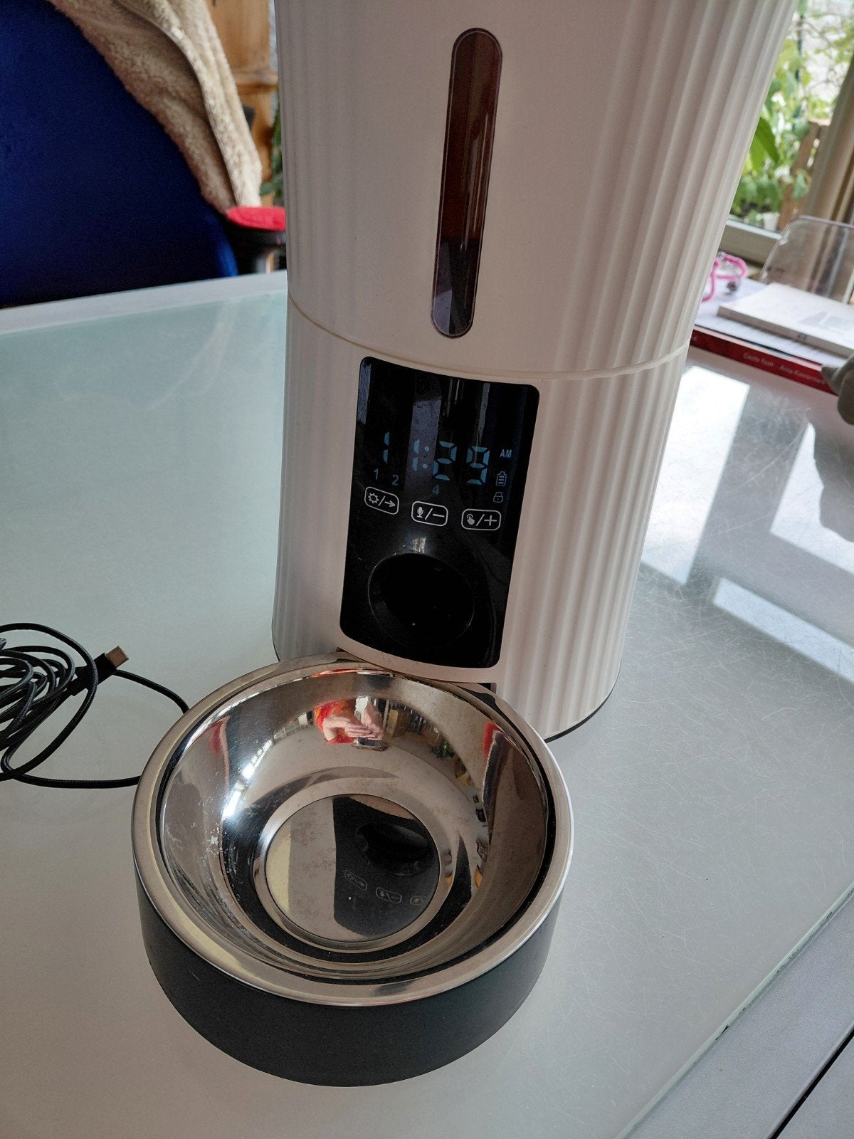 Voerautomaat voor katten., Ophalen, Zo goed als nieuw