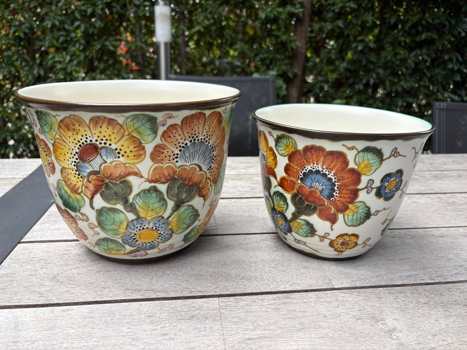 Set van 2 Regina Gouda bloempotten, handgeschilderd, Antiek en Kunst, Ophalen of Verzenden
