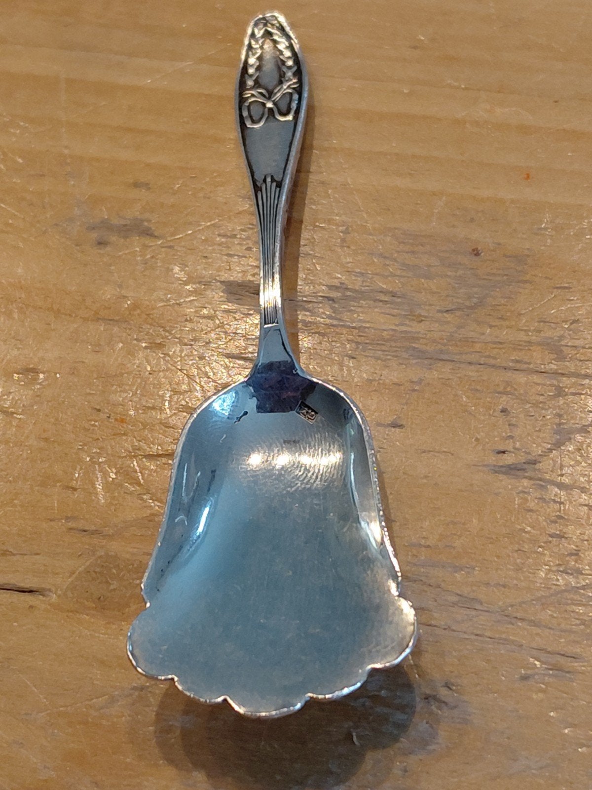ANTIEK ZILVER GEMERKTE  (ZWAARDJE EN INITIALEN) SUIKER LEPEL, Ophalen of Verzenden, Zilver
