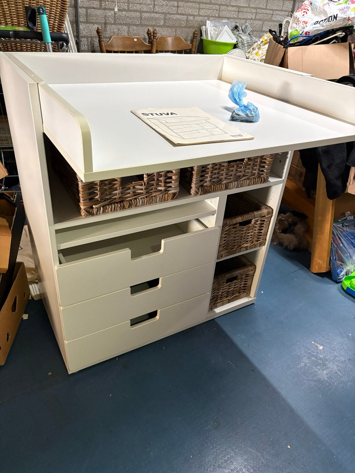IKEA STUVA Commode met lades en manden, Kinderen en Baby's, 50 tot 70 cm, Ophalen of Verzenden, Zo goed als nieuw, 75 tot 100 cm