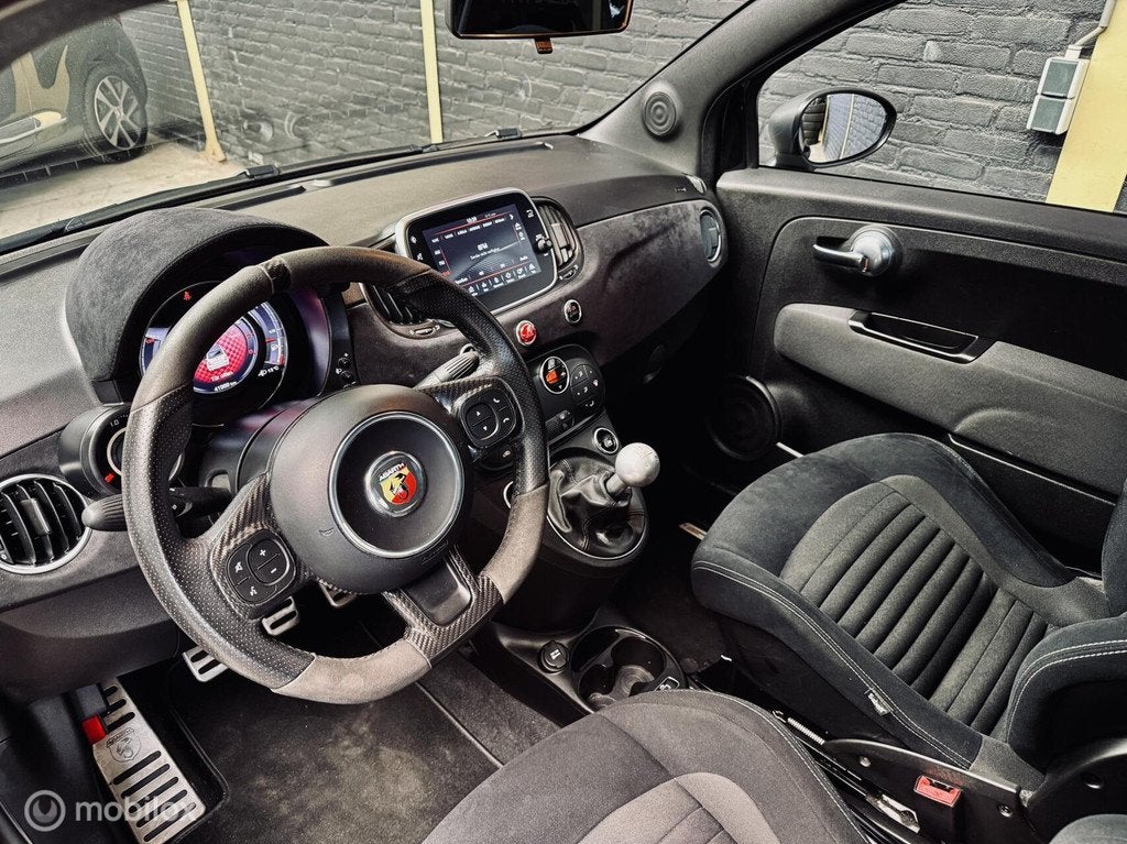 Abarth 595C Fiat Abarth 500 C Competizione 595C|Abarth body, Auto's, Abarth, Voorwielaandrijving, Gebruikt, Zwart, 179 pk