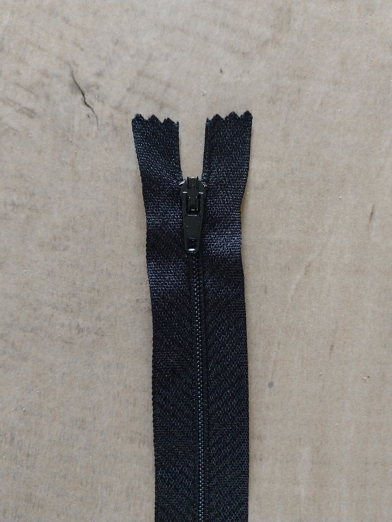 Zwarte rits niet deelbaar 18 cm NIEUW, Hobby en Vrije tijd, Ophalen of Verzenden, Nieuw, Rits of Sluiting