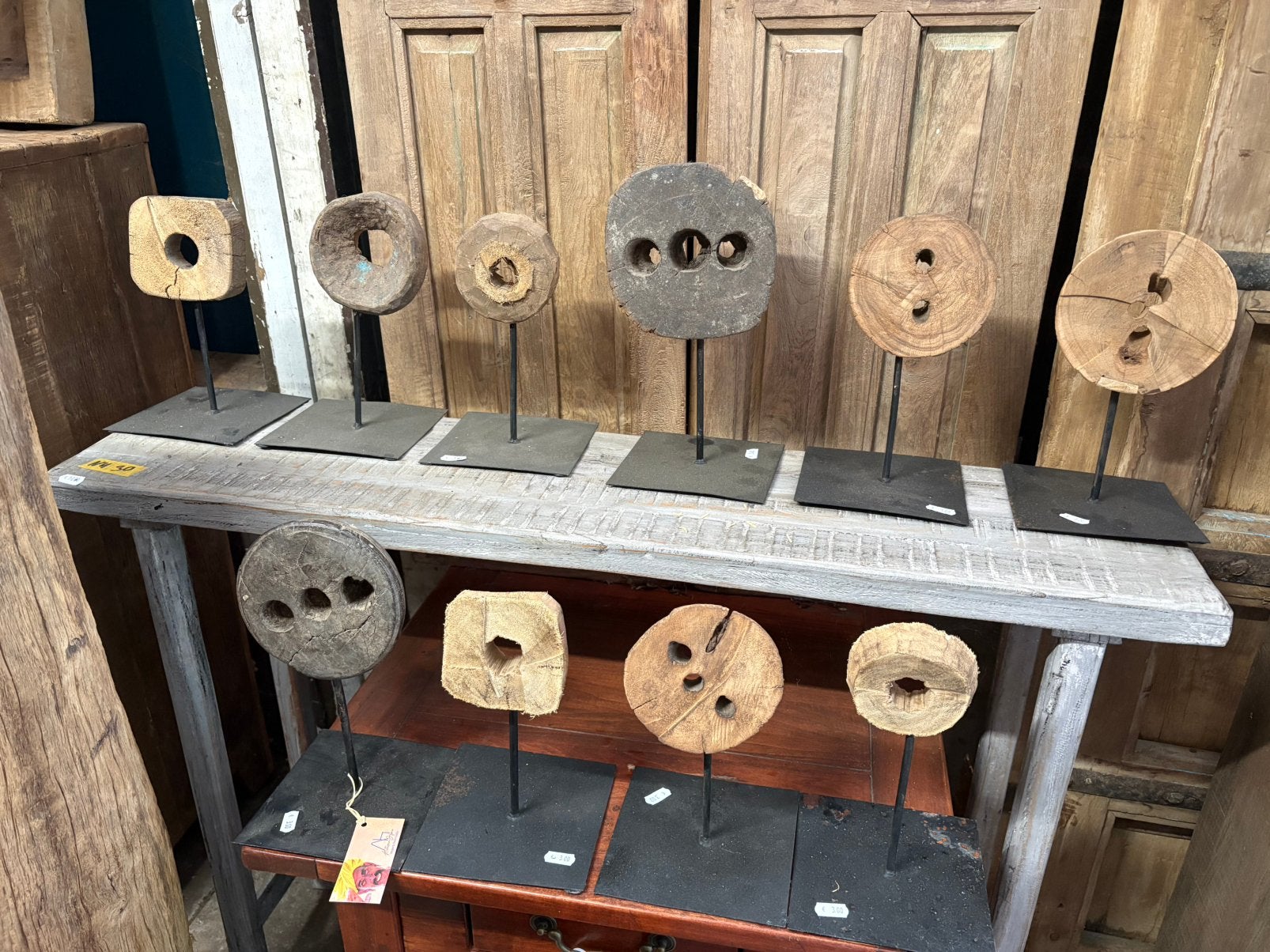 10 oude houten ornamenten op ijzeren statief ACTIE!, Huis en Inrichting, Woonaccessoires | Overige, Hout, Nieuw, Ophalen of Verzenden