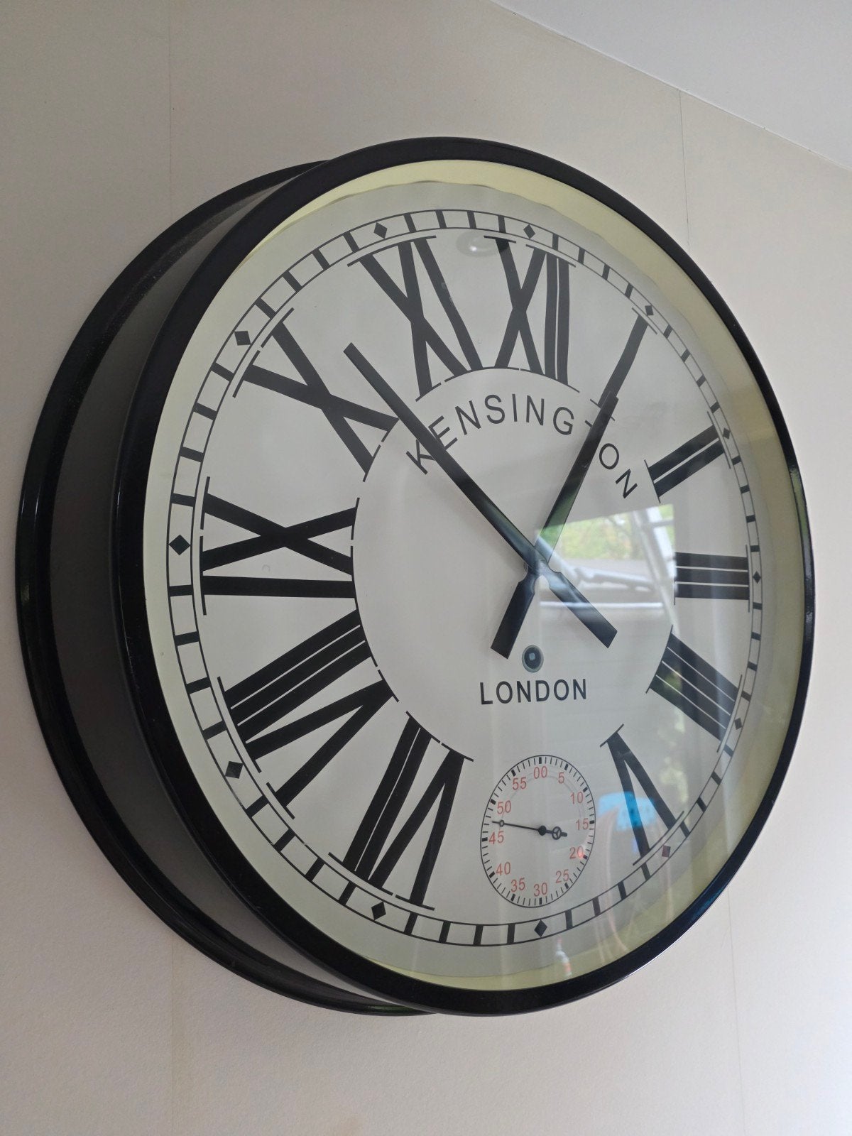Grote Kensington London Wandklok - 68 cm Zwart/Wit, Analoog, Analoog, Ophalen of Verzenden, Zwart, Overige merken