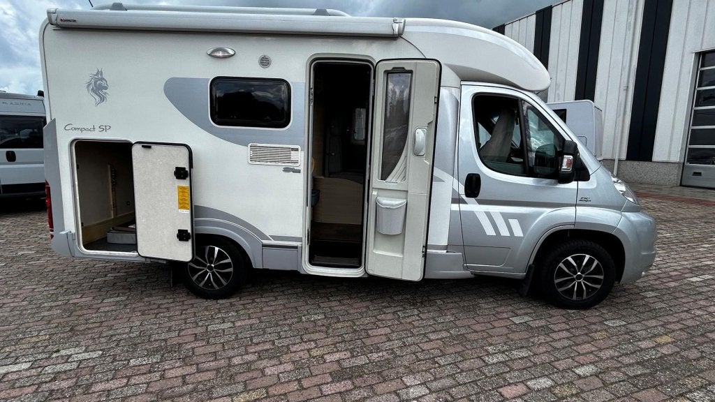 Adria Compact SP Fietsendrager, a.r. cam, Fiat, 6 tot 7 meter, Bedrijf, Tot en met 3