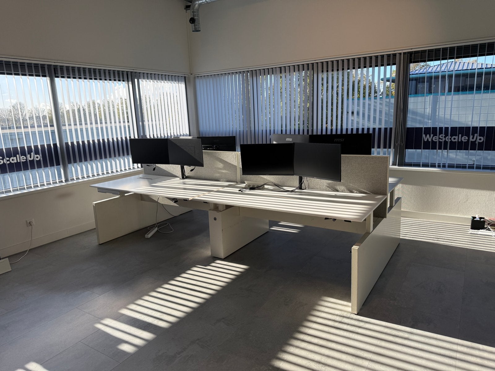 Drentea Quattro bureau-eiland 4 pers - Wit - Ahrend, Gebruikt, Metaal, 168 cm, Drentea
