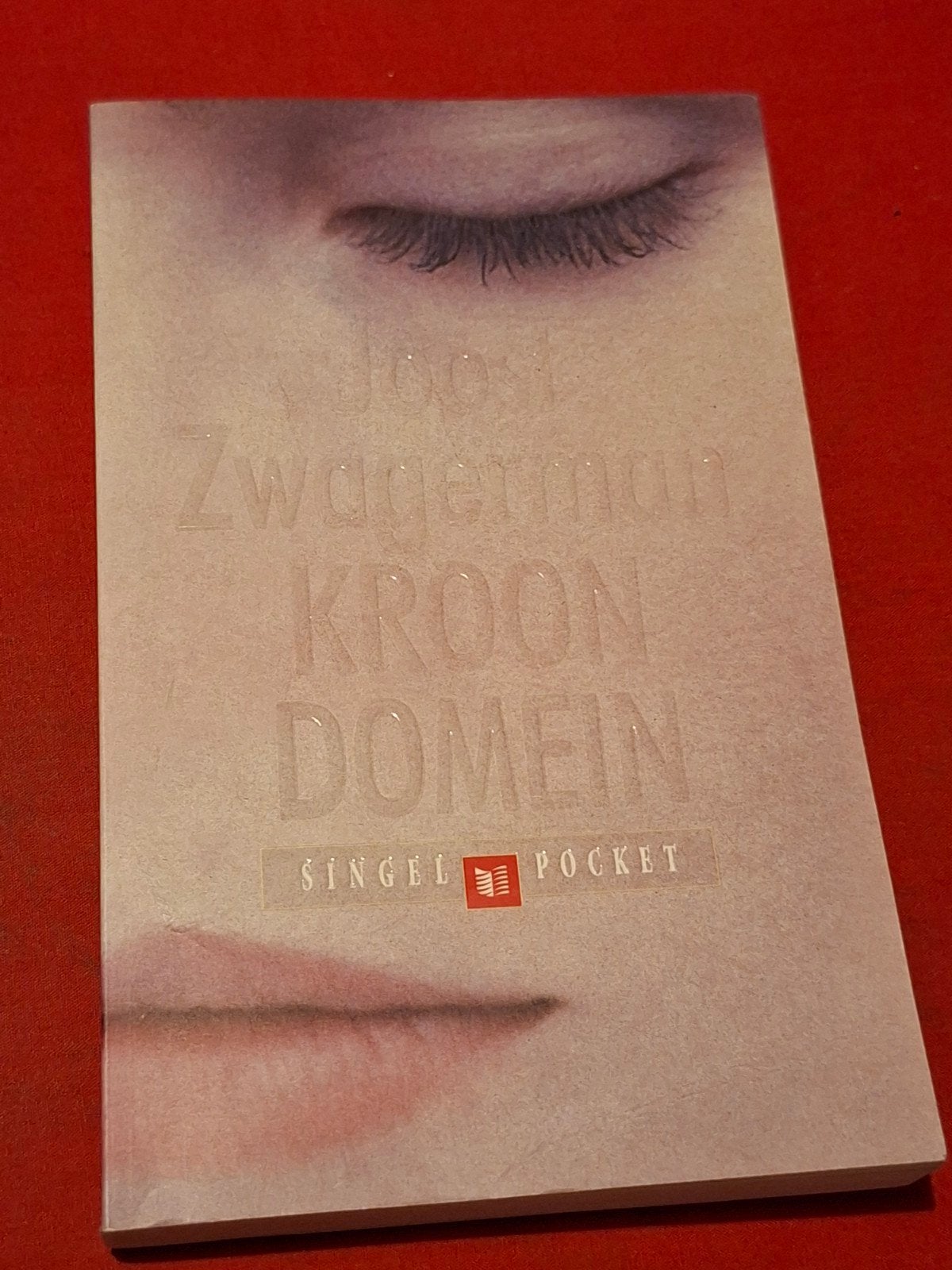 GESIGNEERD Kroondomein. Joost Zwagerman., Ophalen of Verzenden, Gelezen