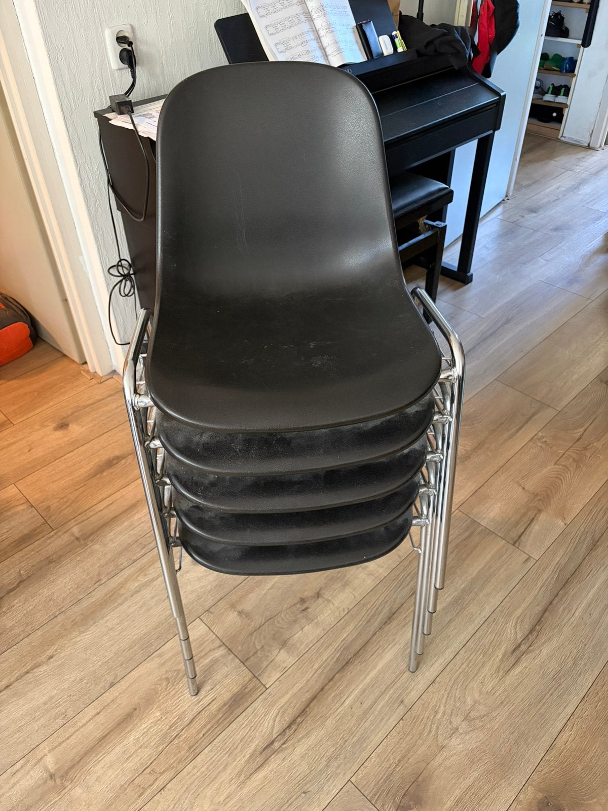 Prima Stapelstoelen vijf stuks Mag weg voor €20, Ophalen, Zo goed als nieuw, Vijf, Zes of meer stoelen