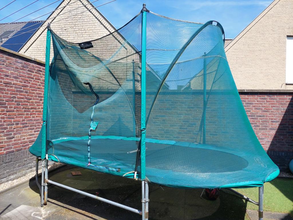 Ovale trampoline Cranenbroek 4.25x2.42m - Gebruikt, Ophalen
