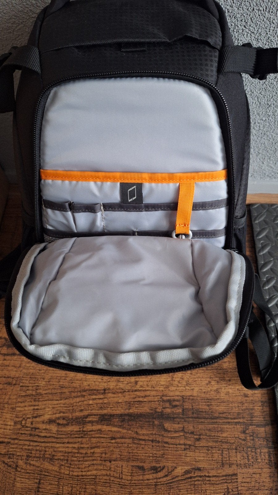 Lowepro flipside 200 aw

De tas verkeerd in goede staat., Verzenden, Zo goed als nieuw, Rugtas, Lowepro
