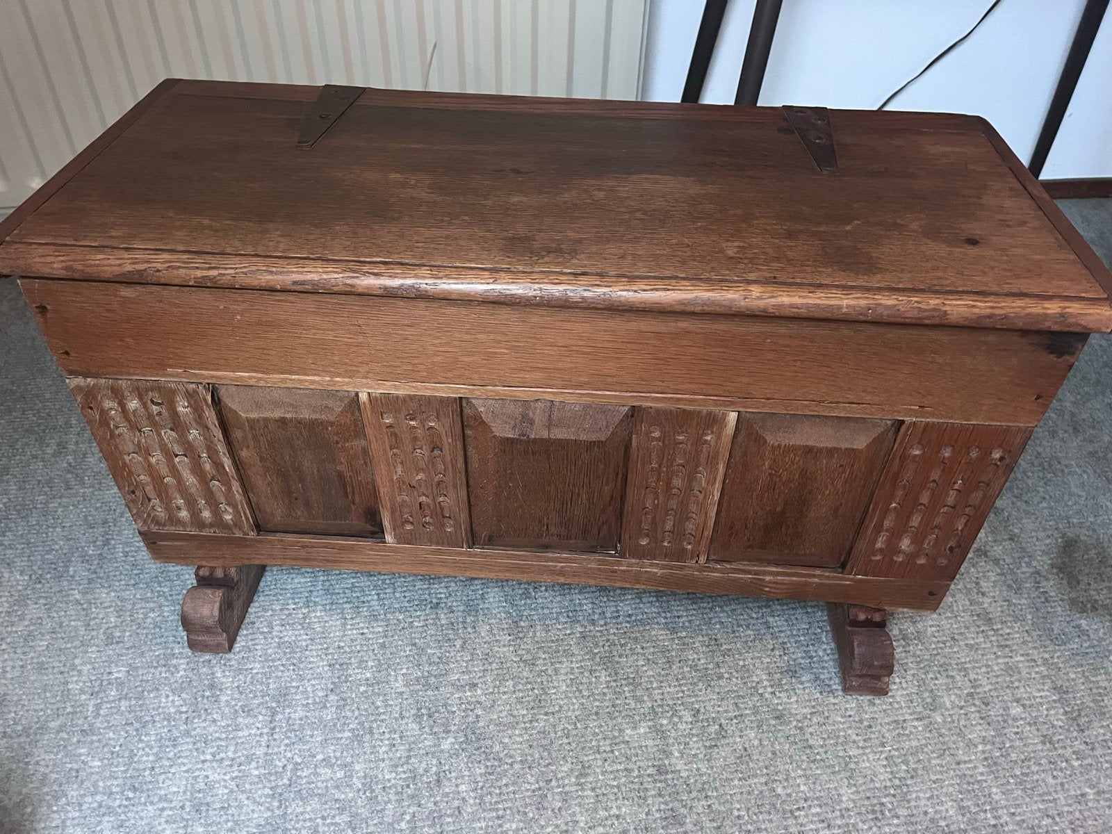 Antieke houten kist met houtsnijwerk, Antiek en Kunst, Ophalen