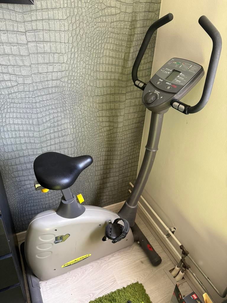Hometrainer, Sport en Fitness, Ophalen, Zo goed als nieuw, Hometrainer
