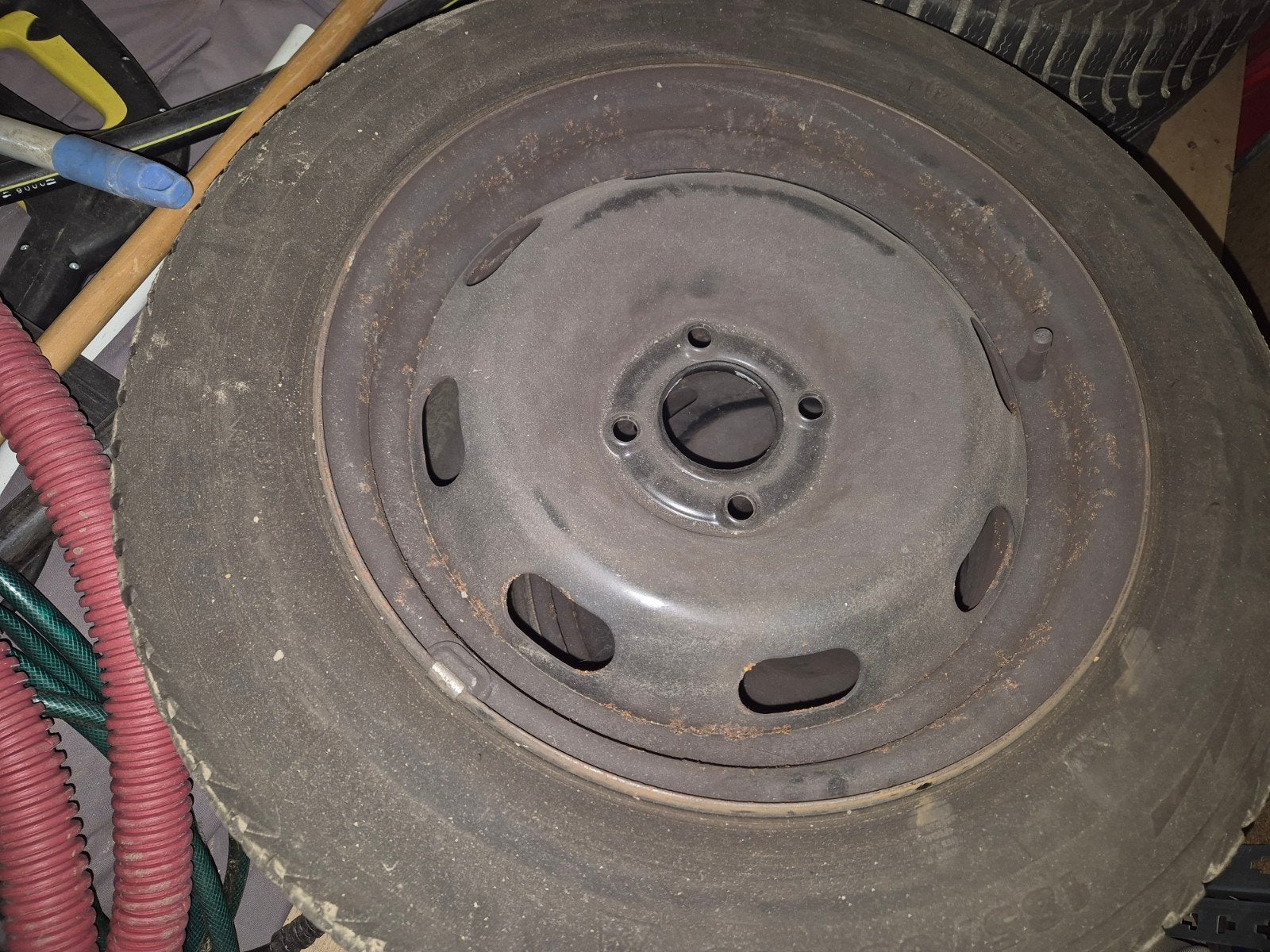 Autobanden met velgen en wieldoppen - 185/65 R15, Ophalen, Gebruikt