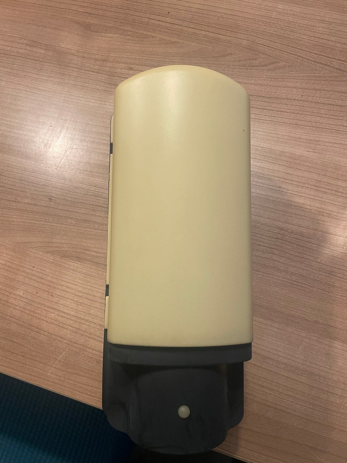 Vintage zeepdispenser, crème en zwart, Ophalen