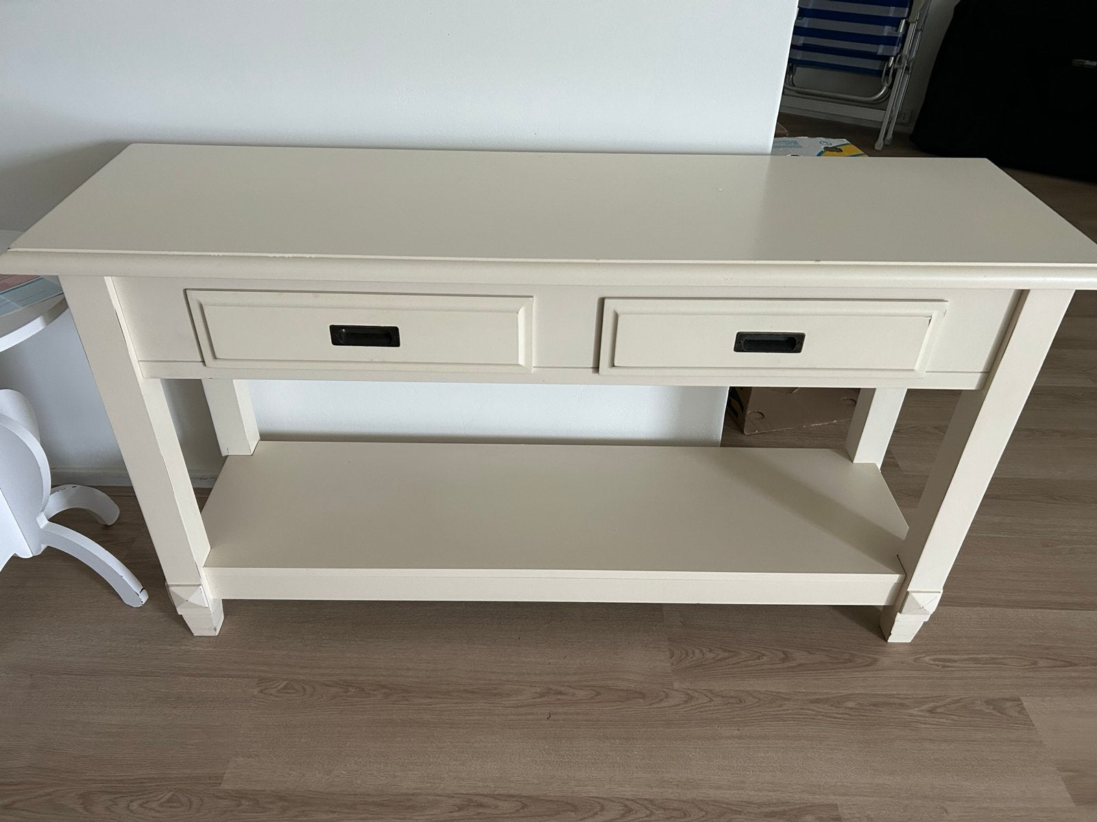 Crèmekleurige sidetable met lades en plank, Ophalen, 100 tot 150 cm, Zo goed als nieuw, Overige houtsoorten