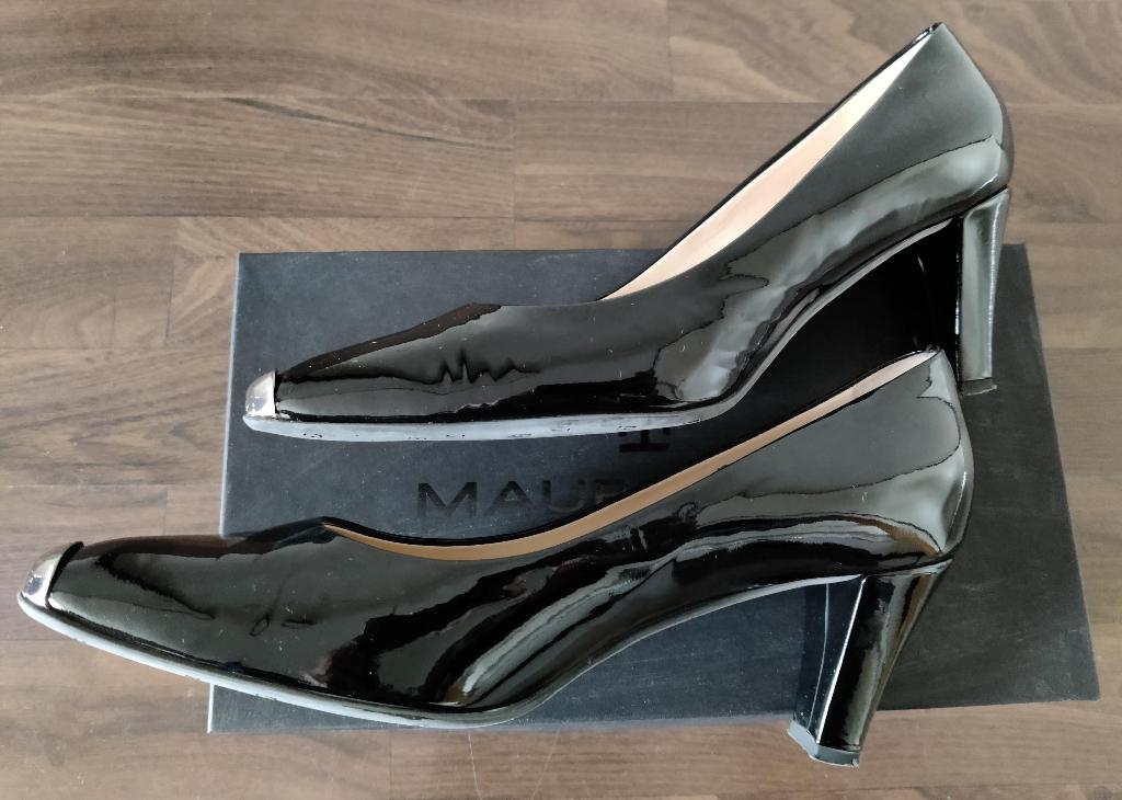 Mauro Teci pumps zwart lak zilveren metalen neus maat 39,5, Kleding | Dames, Schoenen, Mauro Teci, Pumps, Zwart, Ophalen of Verzenden