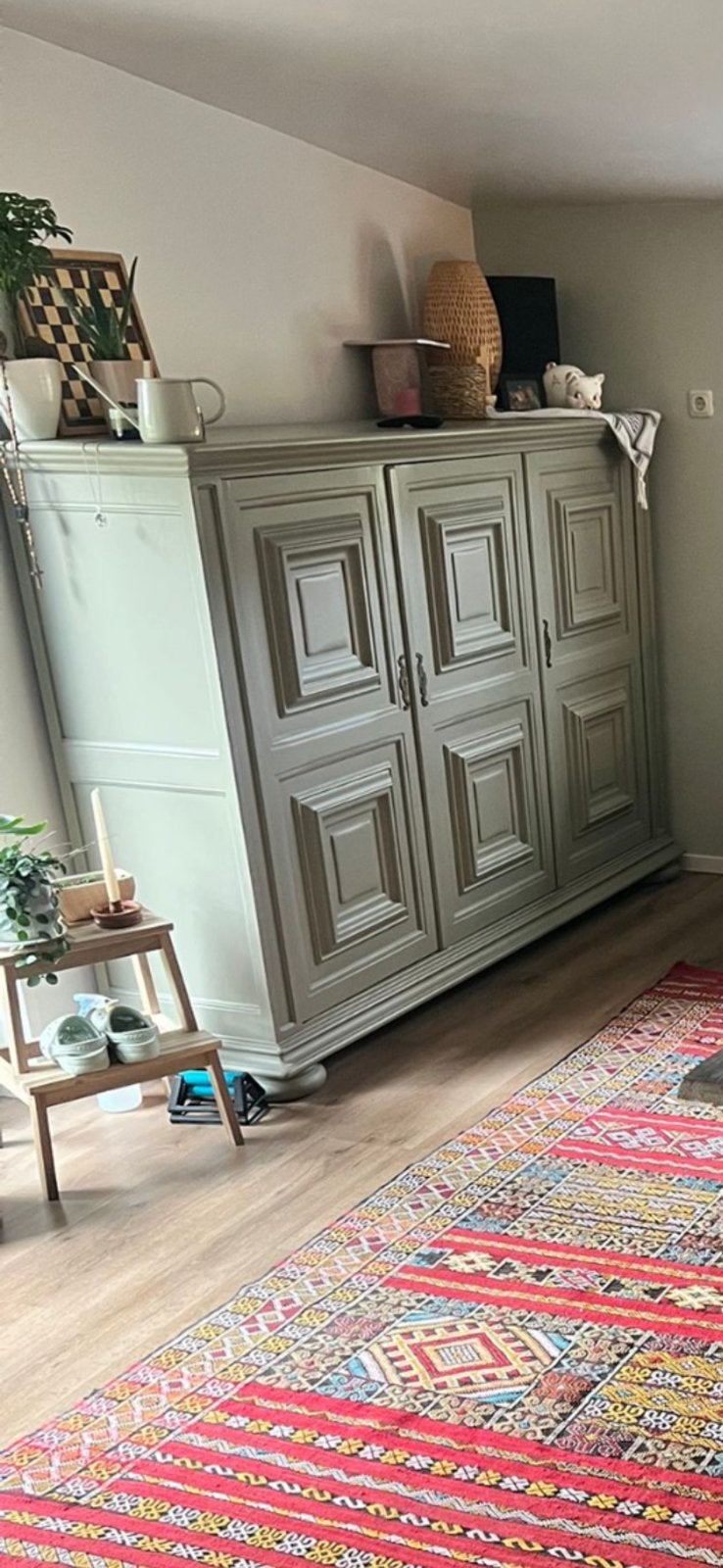 Brocante kast, olijfgroen, massief hout, Ophalen, Zo goed als nieuw