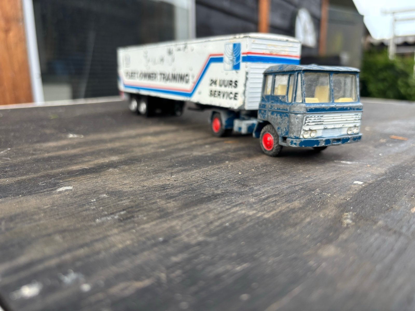 Vintage DAF vrachtwagen met oplegger - modelauto, Overige merken, Gebruikt, 1:50 of kleiner, Ophalen of Verzenden