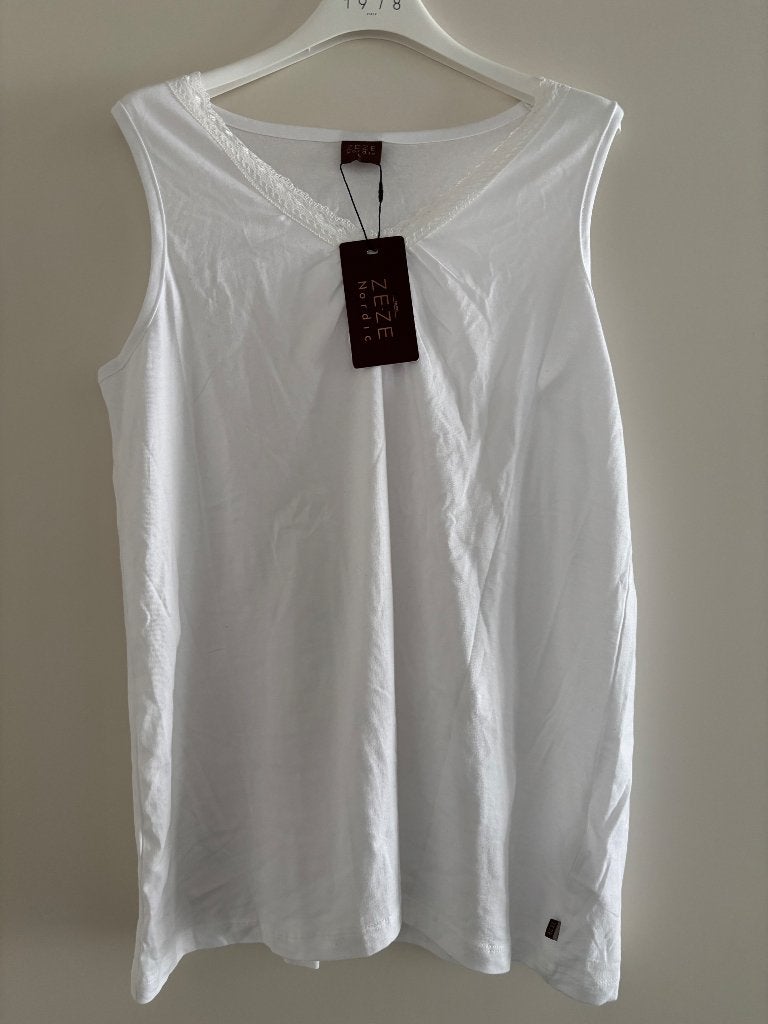 Zeze nordic NIEUW top wit maat L, Kleding | Dames, Tops, Nieuw, Maat 42/44 (L), Wit, Zonder mouw, Verzenden