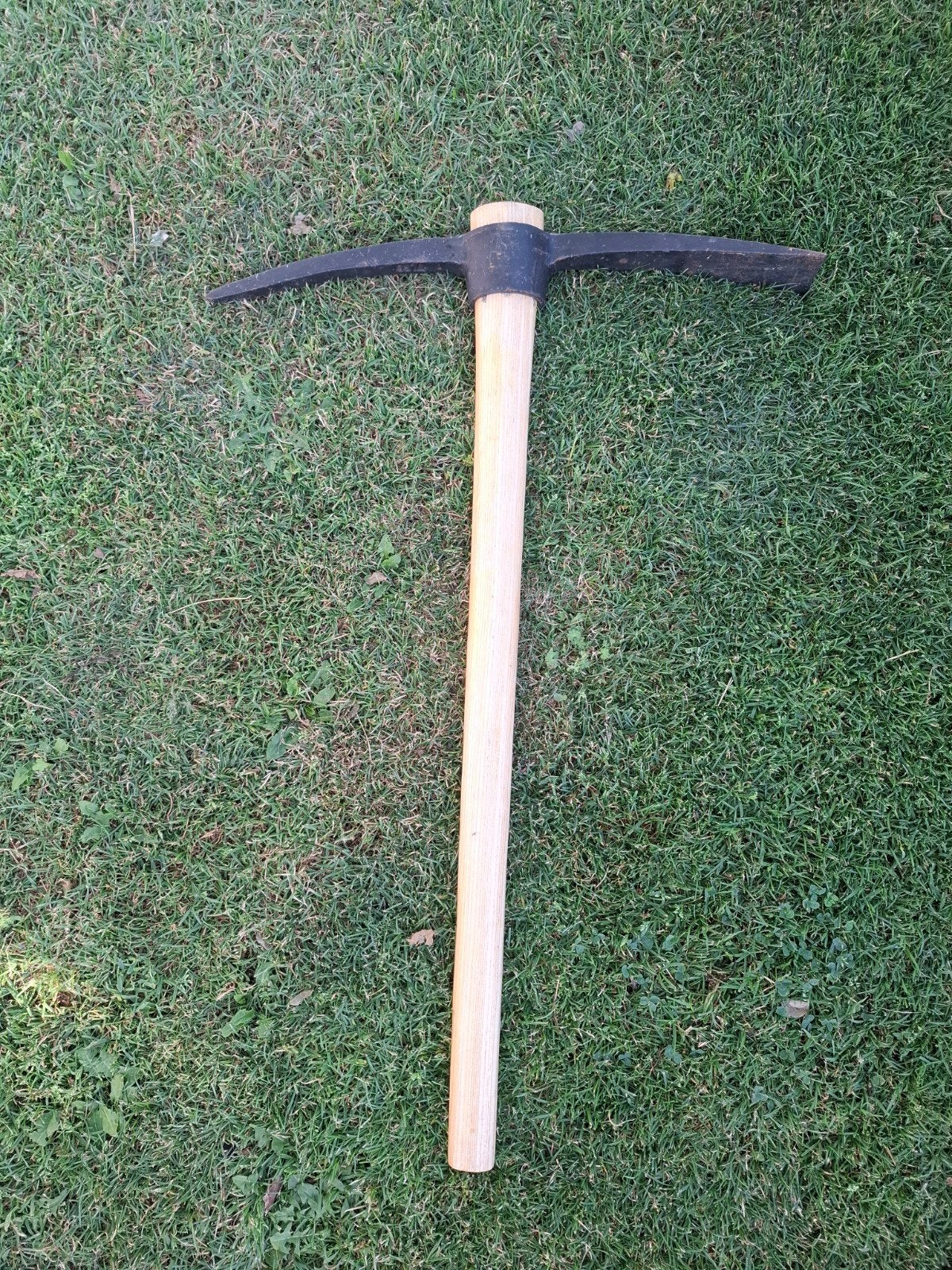 Stevige pikhouweel met houten steel, Doe-het-zelf en Verbouw, Ophalen of Verzenden, Gebruikt, Overige typen, Overige merken