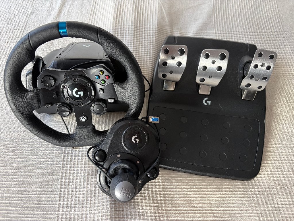 Logitech G923 PC + Xbox racestuur, pedalen & shifter, Spelcomputers en Games, Ophalen of Verzenden, Gebruikt, Stuurtje of Sportattribuut