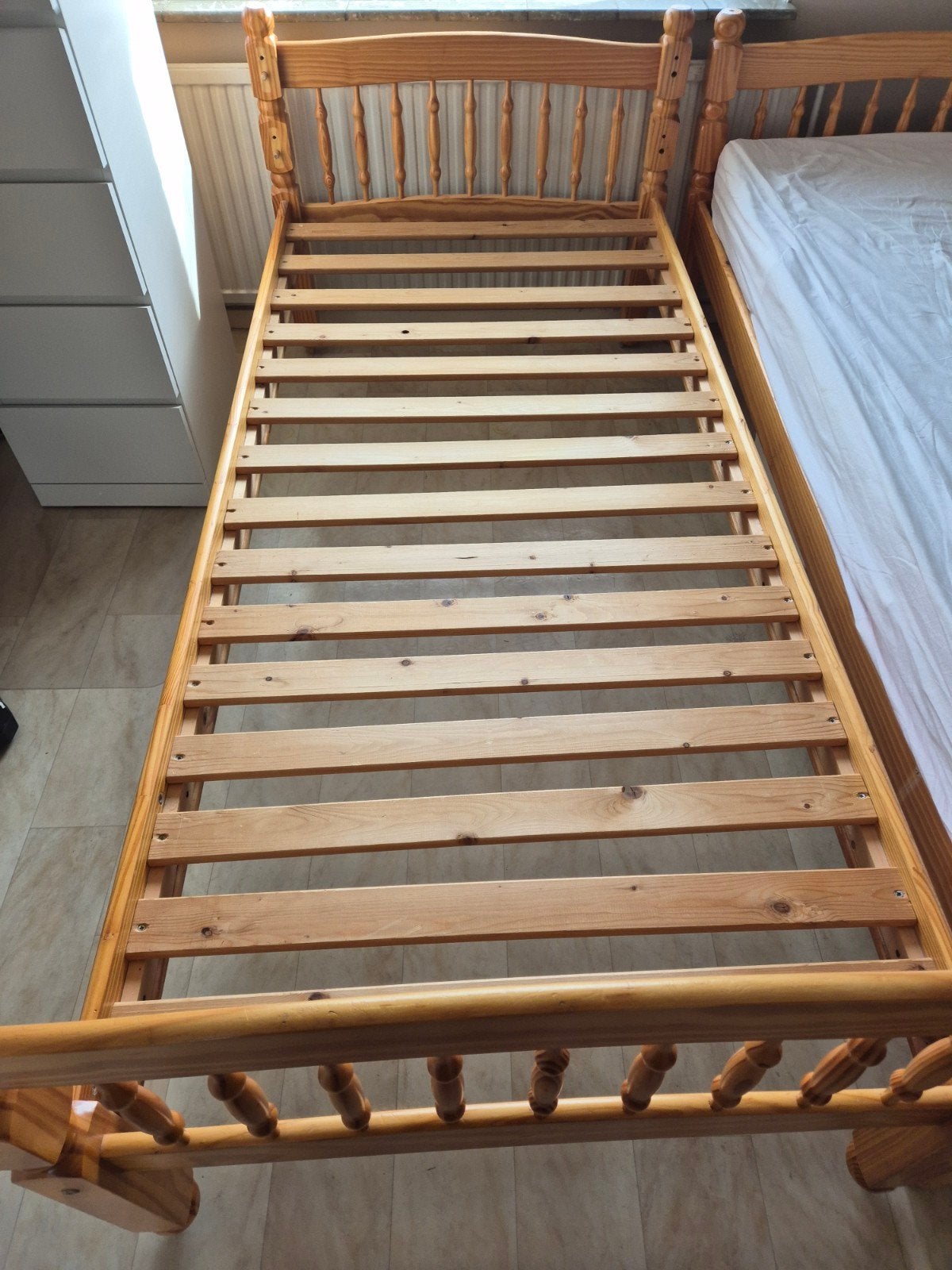 Houten eenpersoonsbed met lattenbodem, Huis en Inrichting, Ophalen, Gebruikt, 90 cm, Eenpersoons