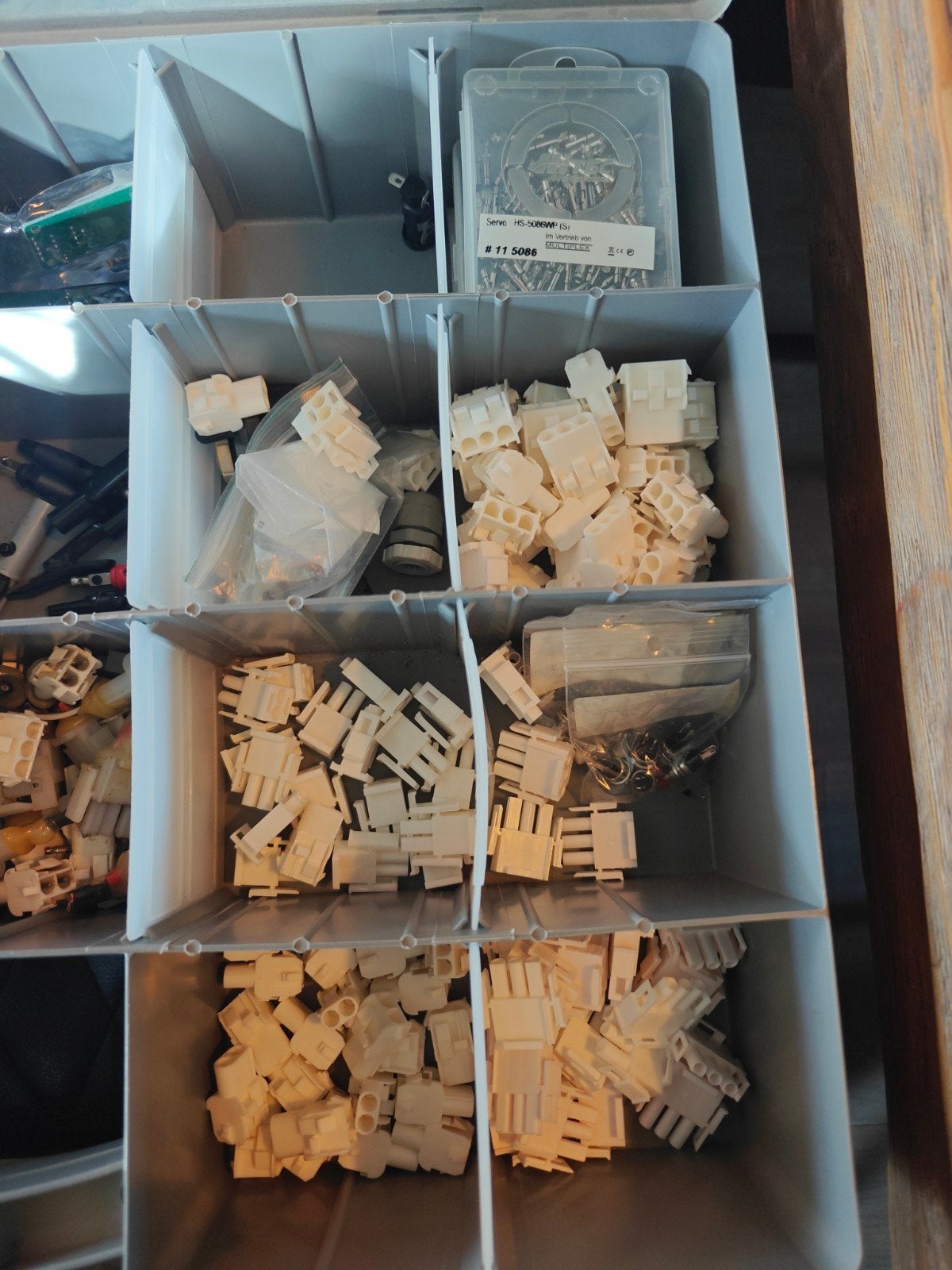 Diverse servo onderdelen, elco's en connectors, Hobby en Vrije tijd, Ophalen of Verzenden, Nieuw