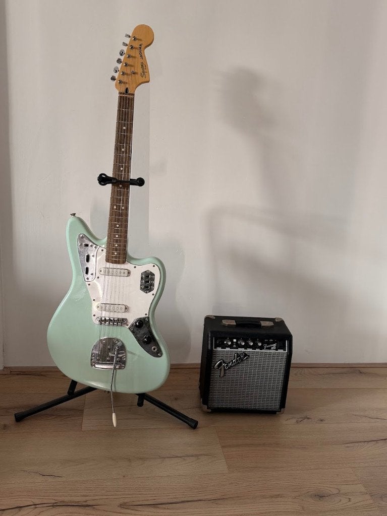 Squier Vintage Modified Jaguar (Surf Green), Ophalen, Fender, Met versterker, Zo goed als nieuw