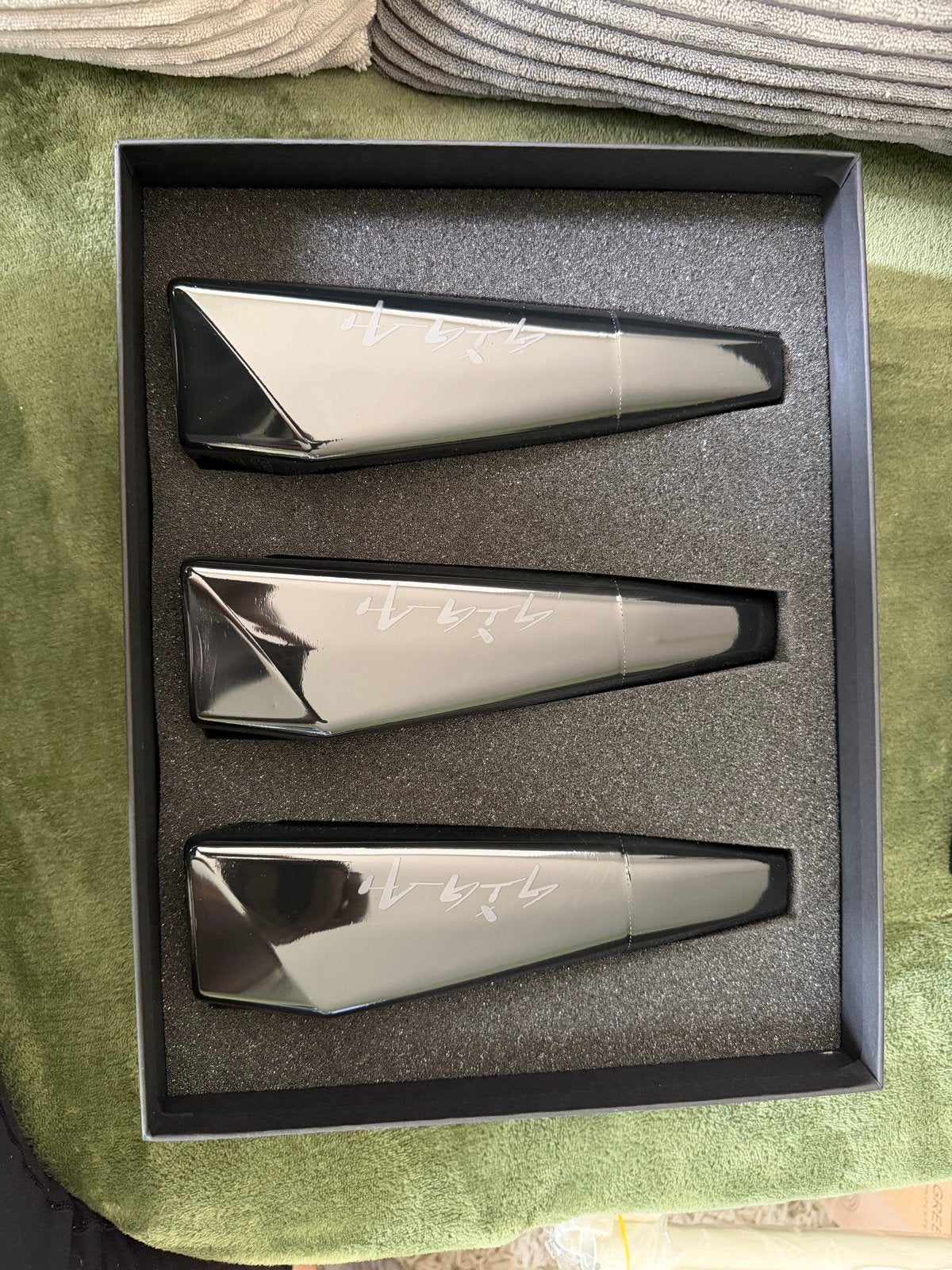 Tesla GigaBier Limited Edition Flessen (3 stuks), Verzamelen, Ophalen, Nieuw, Auto's