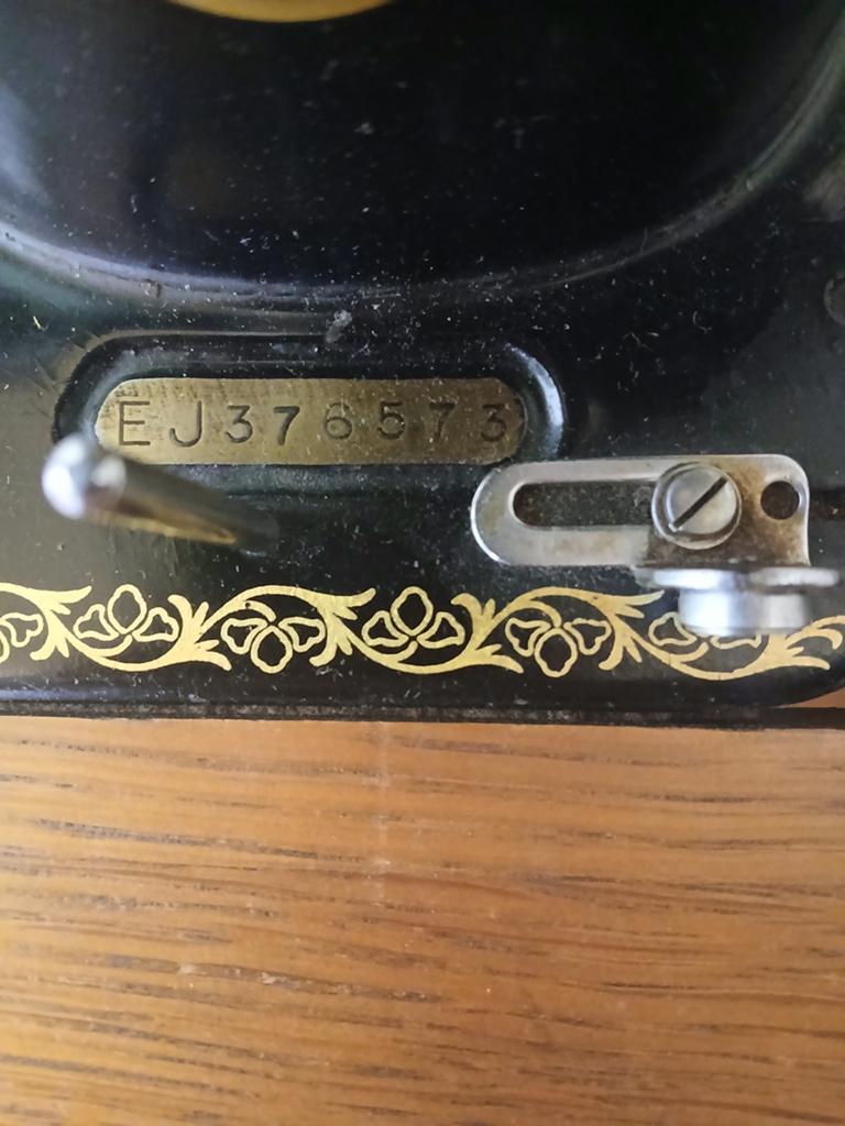 Singer(made in England)antieke(werkende)naaimachine in kast!, Ophalen