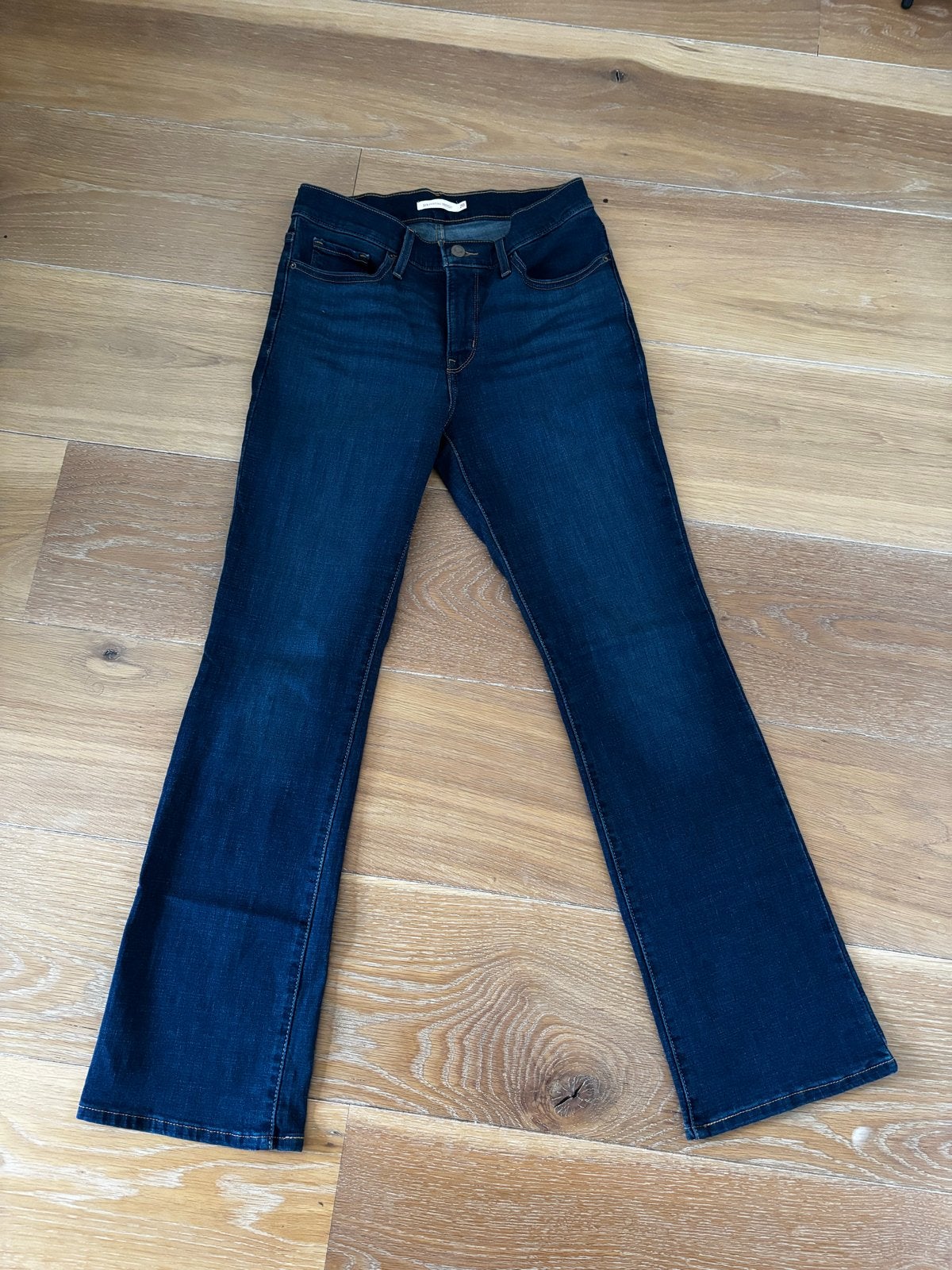 Nieuwe Levi's 315 Shaping Bootcut Jeans - W28, Blauw, Nieuw, Ophalen of Verzenden, Maat 36 (S)